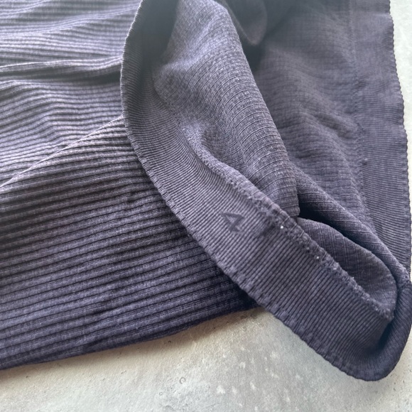 Purple lululemon ribbed tank - Picture 4 of 11